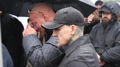 Pochovali Moniku JÁKLIOVÚ, nechýbal snúbenec ani Boráros