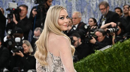 Šaty jej šili tisíce hodín. Lindsey VONN zažiarila na Met Gala