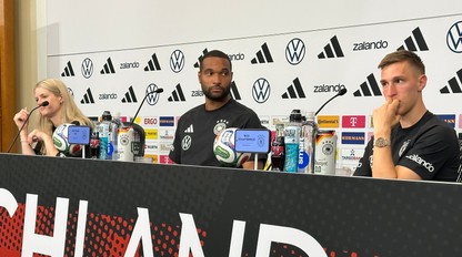 Nemeckých futbalistov strašia v kempe jedovaté hady