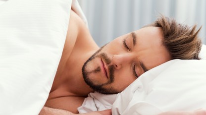 Potrebujete si cez deň často zdriemnuť? Podľa vedcov vám hrozí vysoký tlak a mŕtvica