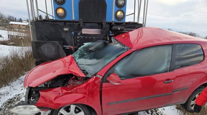 Tragická zrážka lokomotívy s autom má dve obete (†14, †36)