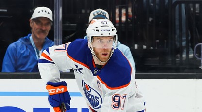 MCDAVID predviedol neskutočné sólo z vlastnej tretiny