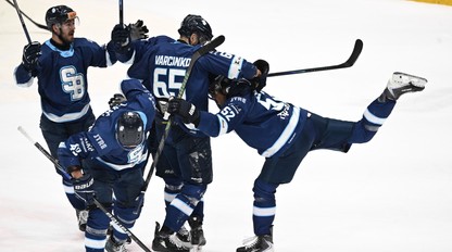 Štvrtý finálový zápas rozhodli až samostatné nájazdy