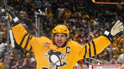 CROSBY zaznamenal 100. víťazný zápas v play-off