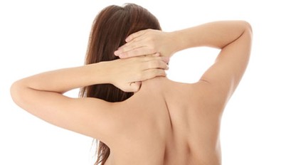 Neurológ varuje: Toto si s krkom robiť nedajte, hrozí vám vážne zranenie!