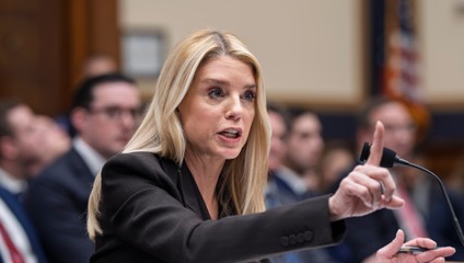 Trump odvolal z funkcie ministerku spravodlivosti Pam Bondiovú