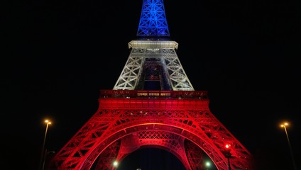 Neznámy páchateľ v metre v centre Paríža bodnou zbraňou zranil tri ženy