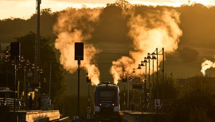 Za Bratislavou sa vlak zrazil s človekom. Rušňovodič nehode nedokázal zabrániť
