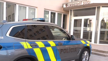 Podozriví z plánovania útoku na fabriku na drony zostávajú vo väzbe
