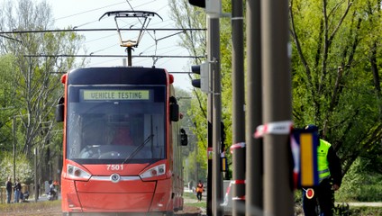 V Bratislave zrazila električka 90-ročného muža