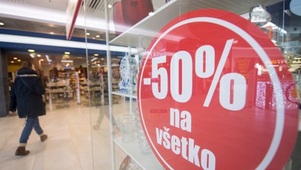 Pseudozľavy odrádzajú starších, generácia Z míňa najviac. Ako Slováci vnímajú Black Friday?