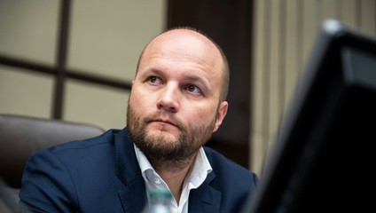 Incident na čerpacej stanici má dohru: Agresora rieši polícia, Naď pred útokmi utekať nehodlá