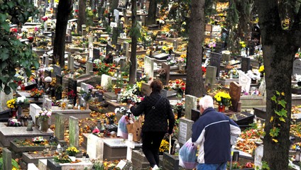 Čo všetko nesmiete robiť na cintoríne? Za porušenie pravidiel hrozí pokuta až 663 eur