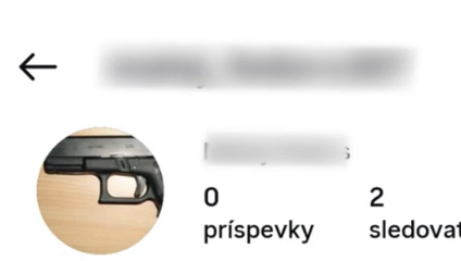 Chlapca zadržali pre podozrivý profil na sociálnej sieti. Založili ho však spolužiaci