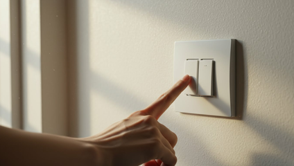 Muža v Lučenci zasiahol elektrický prúd. Pri pokuse o krádež pripravil o elektrinu polovicu mesta
