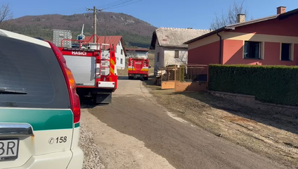 Hasiči zasahovali pri požiari s tragickým koncom. Zomrel pri ňom 100-ročný starček