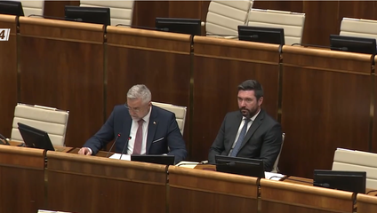 Takáč odvolávaniu zatiaľ čelí len na papieri. Parlament opäť nebol uznášaniaschopný