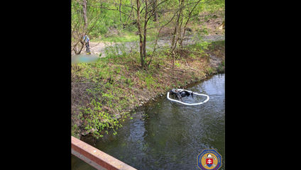 Po náraze motocykla do stromu zomrel jeden človek, druhého previezli vrtuľníkom