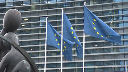 Európsky parlament schválil pôžičku vo výške 90 miliárd pre Ukrajinu