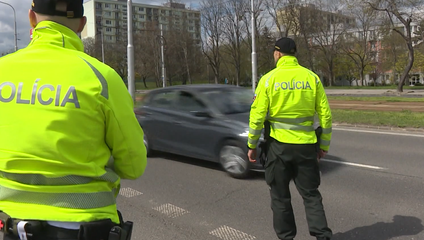Policajná naháňačka v Ružomberku: Šofér mal pozitívny test na drogy, druhý pasažier z auta vyskočil