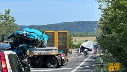 Vážna nehoda pri Senici: Cestu museli úplne uzavrieť, zasahuje aj vrtuľník