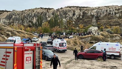 V obľúbenej turistickej oblasti Turecka sa zrútila skalná veža. Zahynuli dvaja ľudia