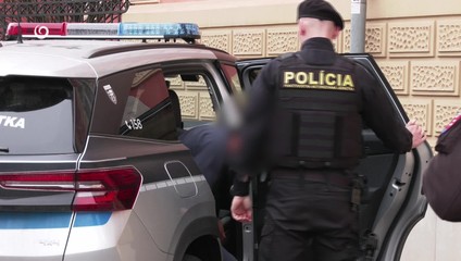 Susedia počuli krik. Po hádke zabil syn svojho otca (†51) sekerou, obvinili ho z vraždy