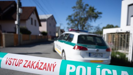 Matka útočníka zo školy v Staškove je vo väzbe. Mala napadnúť jedného zo žiakov