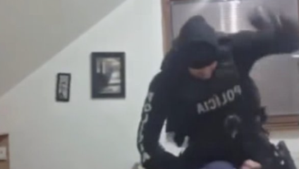 Policajná inšpekcia vyšetruje incident, kde policajt bil muža v Slovenskej Ľupči