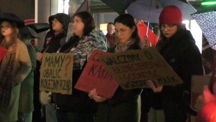 Ženy v Poľsku vyšli do ulíc. Od Tuska žiadajú splnenie sľubov o interrupciách