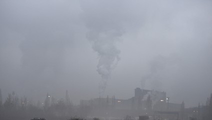 Smog zhoršil ovzdušie na východe aj juhu Slovenska. Platia výstrahy