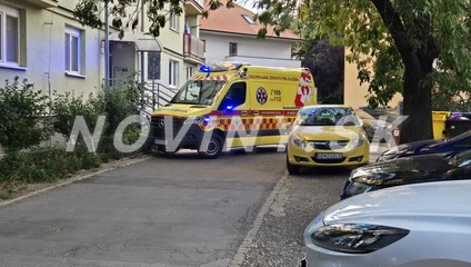 Tragický večer v Nitre: 17-ročný mladík vypadol z okna na 8. poschodí