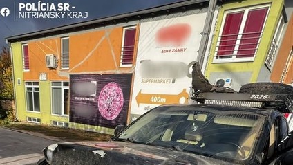 Myslel si, že je v počítačovej hre? Vodič v Šuranoch jazdil s rozbitým autom, zasiahla polícia