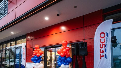Tesco je bližšie zákazníkom na Kysuciach: Nový supermarket v Rakovej rozširuje sieť už na 189 obchodov