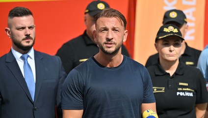 PS: Peniaze za hasičské autá išli na nesprávny účet. Opozícia chce odvolať Šutaja Eštoka
