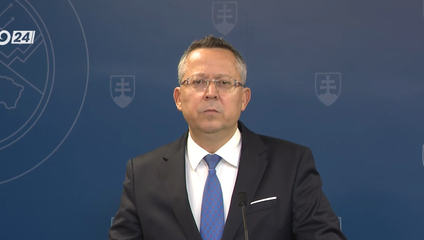 Kamenický sa teší z ratingu Slovenska. Opozícia hovorí o drahých pôžičkách a dlhoch