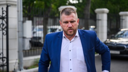 Opozícia žiada koniec Kuffu na ministerstve. Pellegrinimu vyčíta dvojaký meter