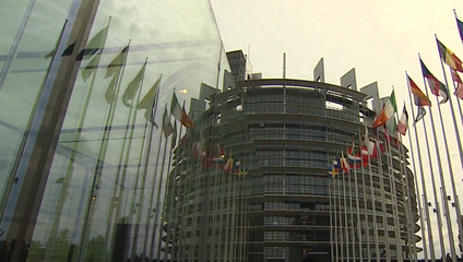 EÚ schválila nový balík sankcií proti Rusku aj 90-miliardovú pôžičku pre Ukrajinu