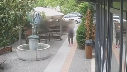 Bizarný incident v Bratislave: Muž najprv nadával personálu, potom zničil fontánu za tisíce eur