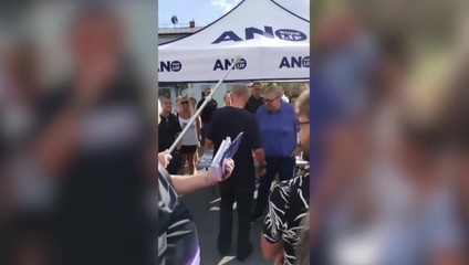 Senior, ktorý pred voľbami napadol Babiša palicou, dostal od súdu podmienku