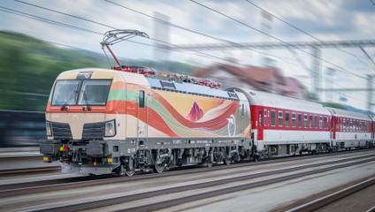 O cestovanie vlakom je po zľave väčší záujem. Cestujúcich však trápia meškania