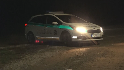 Tínedžer našiel v lese ľudskú lebku. Polícia začala trestné stíhanie