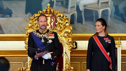 Veľký deň pre nórsku monarchiu. Haakon VIII. zložil prísahu po smrti svojho otca