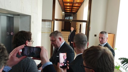 Fico neblokoval pôžičku pre Ukrajinu spolu s Orbánom. SNS neskrýva sklamanie