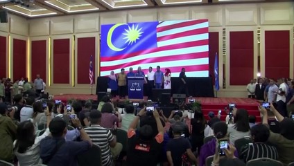 Bývalý premiér Malajzie Najib Razak dostal ďalších 15 rokov väzenia za korupciu