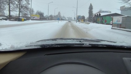 Výstrahy pred poľadovicou platia od poobedia na väčšine územia Slovenska