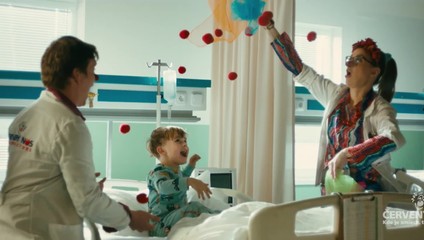 Vráťte fľašu, darujte úsmev: Zákazníci môžu darovať zálohu na podporu zdravotných klaunov