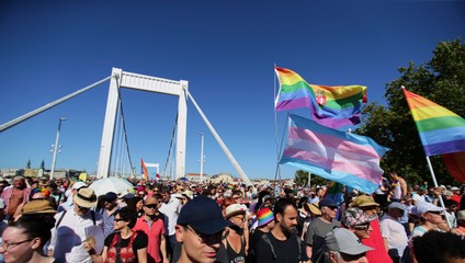 Ľúbiť a milovať sú základné práva - premiér Magyar trvá na vytváraní ľudskejšieho Maďarska