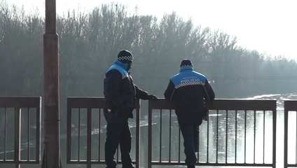 Mladík chcel skočiť z mosta. Mestskí policajti ho zachránili v poslednej chvíli