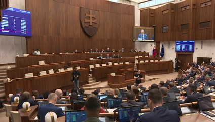 Poslanci sa po takmer troch mesiacoch vrátili do lavíc. Čaká ich necelých 300 bodov